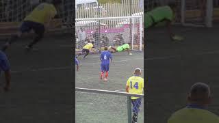 Solo Fútbol amateur Portero la salva en la linea #portero #semifinal #salvada #atajada #elcazagoles