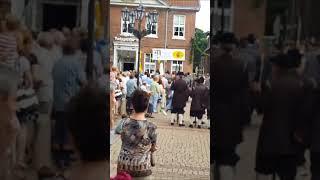 Schützenfest Esens 2016 - Aufmarsch auf dem Marktplatz - Einmarsch der Fahnen #Schützenfest #Fahnen