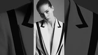 Karl Lagerfeld Returns: Archival Chloé Designs to Be Auctioned in Paris