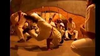 Capoeira Angola: Mestre Ananias e sua bateria ll