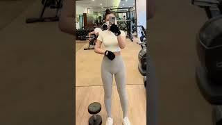 chị gái mèo tom tập gym dáng xinh mu to