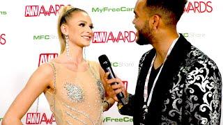 Emma Hix tries to be serious with Javi at AVN 2020