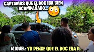 Vimos pasar al DOC en su carro y miren con quien iba. Escuchen lo que dijo Miguel