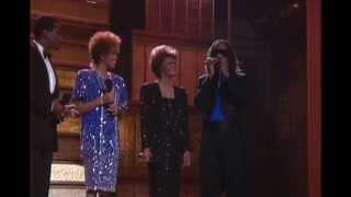 Dionne Warwick, Stevie Wonder, Whitney Houston, Luther Vandross " That's What Friends Are For " .