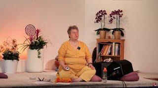 Yogastunde (verborgene Sprache der Asanas) mit Shivakami - Yoga Vidya Live, 17.06.2022, 09:15 Uhr