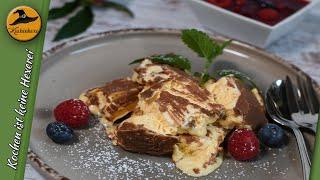 Geeister Kaiserschmarren  mit Waldbeerragout , ein sommerliches Dessert