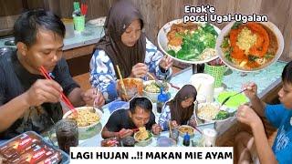 Lagi Hujan - Makan Mi Ayam ‼️ Yang Jual Tetangga Sendiri