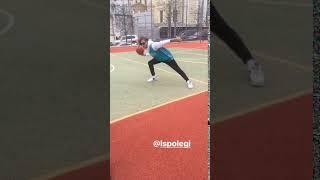Олег ЛСП разминается (insta story by @emmamarieche)