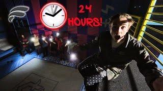 24 HOUR CHALLENGE SUPER TRAMPOLINE PARK! (SNEAKING IN)