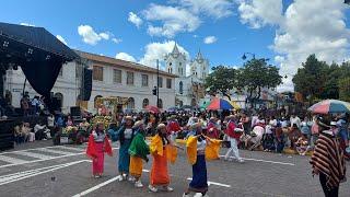 Desfile por la Fiestas de Saquisilí, bello sitio de la Provincia de Cotopaxi donde viví mi ñiñez