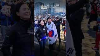 국민은 반드시 승리하고 역사는 전진합니다!