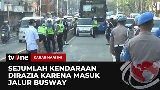 Sejumlah Kendaraan Pribadi dan Dinas Ditilang Petugas Gabungan | Kabar Hari Ini tvOne