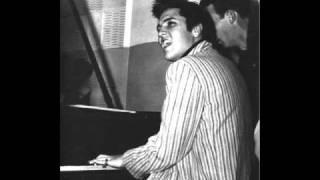 Elvis Presley - Don't Leave Me Now [Elvis Piano Version]