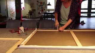 Keilrahmenbespannung - Fixing the canvas