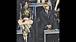 Jisoo gets nervous when v glance at her  #jisoo #kimtaehyung #vsoo