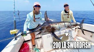 200 LB SWORDFISH ️ GALE FORCE BOAT CATCHES FIRST SWORDFISH | Gale Force Twins