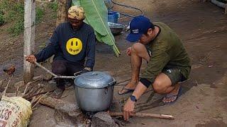 Sinigang na pata ng baboy sa dahon ng bahukok