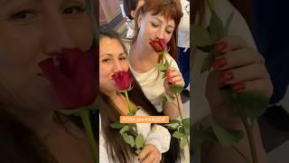 После МК спикер каждой девочке подарил розу  как же это мило ️ спасибо 🫶