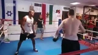 16 Year Old kid Destroys the Biggest Bully In Boxing