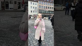 Orang jerman judes amat kalo di senyumin 