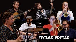 Teclas Pretas by Paschoal de Barros | Kristen Mather de Andrade with Horns