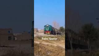 HBU-20 Locomotive leading Train #train #railway #locomotive #railroad #hitachi #pakistan