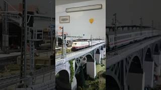 Abfahrt für den IC mit der 103 245 / #modeltrains #train