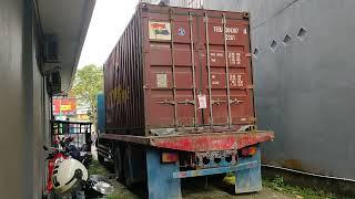 Truck Kontainer Muat Pakan Ayam / Bongkar Muat / kuli pelabuhan / Tarakan