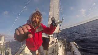 Reefing and Tacking Singlehanded with Pauly Dangerous and Sobrius