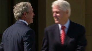 Clinton pokes fun at Bush's paintings