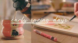 Daily Studio Vlog  Painting Flowers, Making a Sketchbook Zine, Cosy Books & Drinks