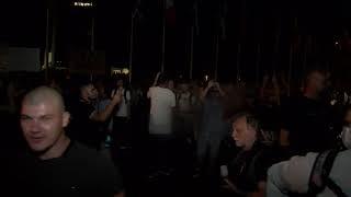 [Slovenija] 15.09.2021 Nova24TV: Protest - pljunek v kamero