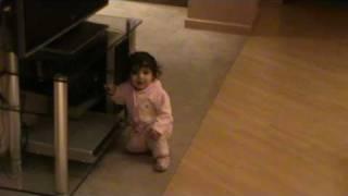 funny baby dancing to pan americano