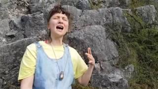 Bethan Lloyd, Uno`r dorf