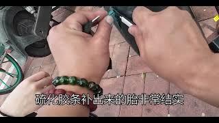 摩托佬最建议拥有的工具，补胎套装。不管是市区代步，还是长途摩旅，都用的到