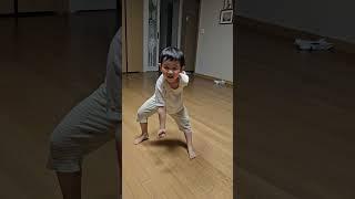 만3세의 헬로카봇랩  초이락 컴퍼니 연락 기다리는 중 ㅎㅎ #헬로카봇랩 #방구석노래방 #헬로카봇 #초이락컴퍼니 #초이락