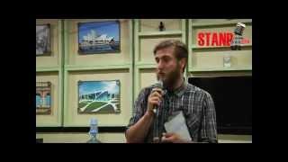 Влад Максименко на сцене Stand UP0522 о бороде, Фиделе и Одине