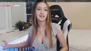 Beautiful girls twerking live on Twitch.