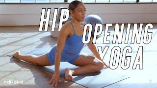 6 Yoga Moves to Strengthen  Your Hips | Movement of the Month Club | Well+Good