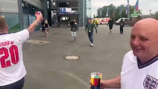 Euro 2024 - English "fans" left before Jude Bellingham scored 1-1 against Slovakia.