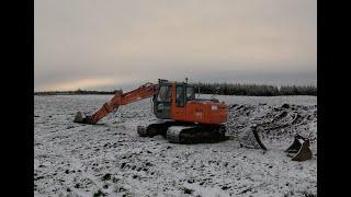 DIGGING IN THE SNOW!