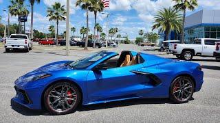 Corvette Stingray Convertible, 2023, 2LT,  "Elkhart Lake Blue Metallic" en Español