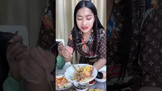 Famous Influencers eat traditional khmer food in Cambodia.