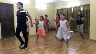 Dance on Nikle Currant by Anubhav Verma & his students