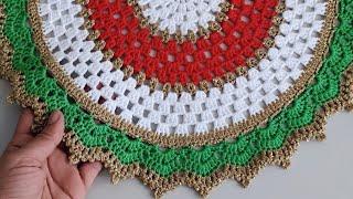 Create a JAW-DROPPING Crochet Christmas Table with Round Placemats!