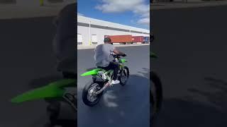 First Attempt Of Dropping Throttle Hand On 450 #shorts #bikelife #kawasaki