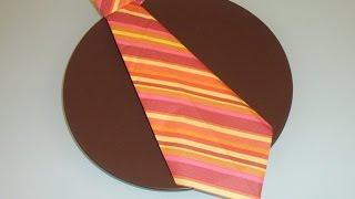 Servietten falten Krawatte napkin fold tie