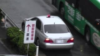 【警察】銀色覆面パトカーの取締りを上から見る Japanese unmarked police car transform