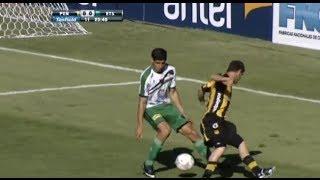 Outrageous backheel nutmeg - Antonio Pacheco