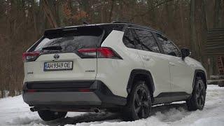 Toyota RAV-4 Hybrid 2.5. Теперь точно достоин внимания.